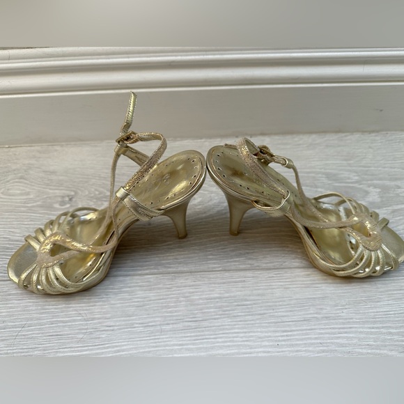 BCBG Paris open toe high heels size 6 - Picture 8 of 16